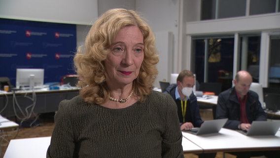 Ulrike Sachs, directrice régionale des élections, s'exprime dans une interview. © NDR 