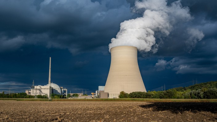 L'énergie nucléaire en Allemagne : prévue pour une exploitation en série : La centrale nucléaire d'Isar 2 doit rester en service en tant que réserve, comme celle de Neckarwestheim 2. Mais le FDP veut aller plus loin.